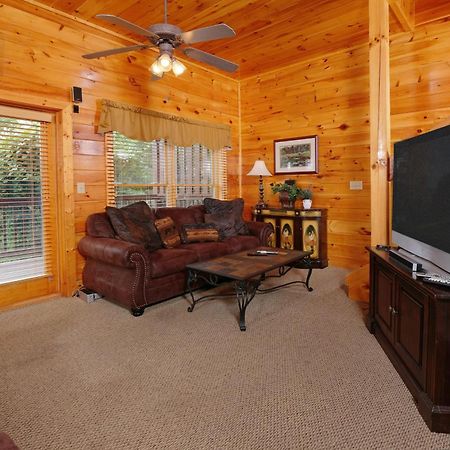Higher Ground Pigeon Forge Bagian luar foto