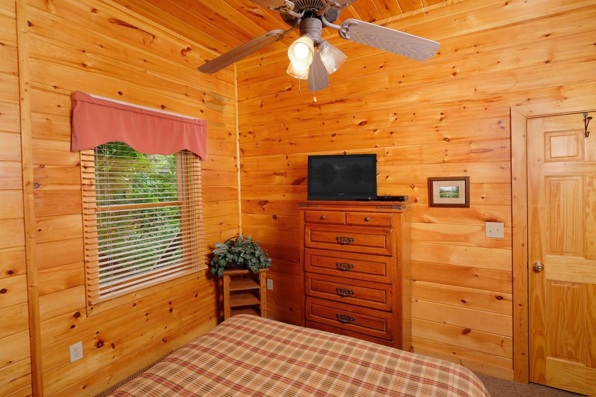Higher Ground Pigeon Forge Bagian luar foto